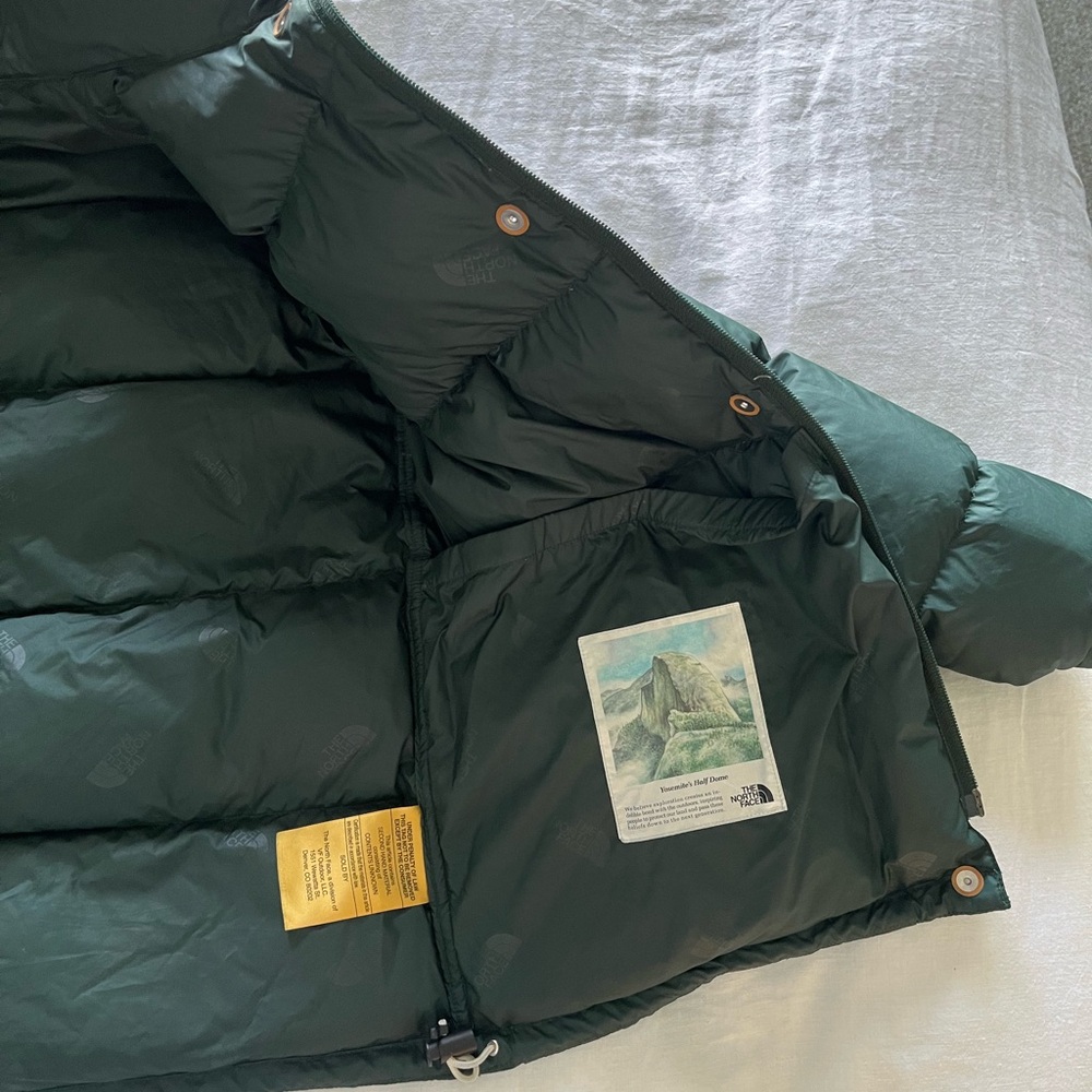 The North Face Women’s Dark Green Sierra Puffer Jacket - medium - Picture 5 of 10